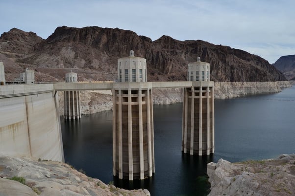 how doehydroelectric energy work?