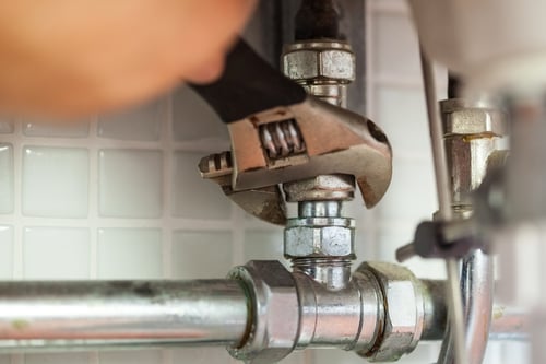 What is a plumbing contractor