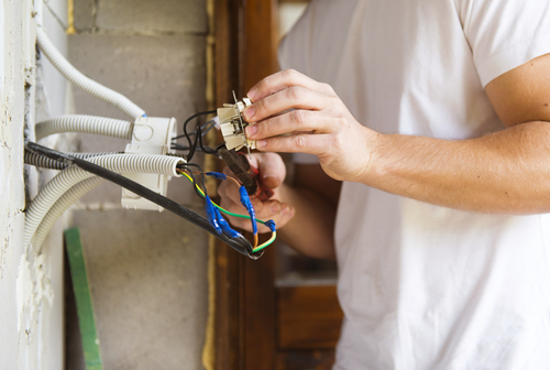 signs you need an electrical contractor