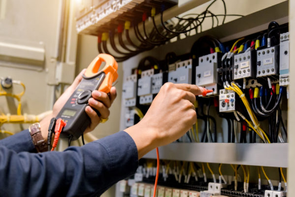 how to win electrical contracts